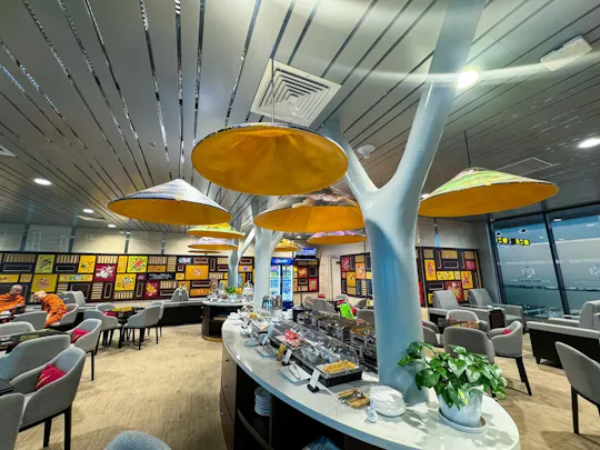 Access to the Phu Bai International Airport business lounge