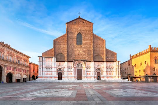 Bologna city centre guided bike tour