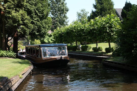 Destaques Cruzeiro pelo Canal e Passeio Turístico Autoguiado em Giethoorn