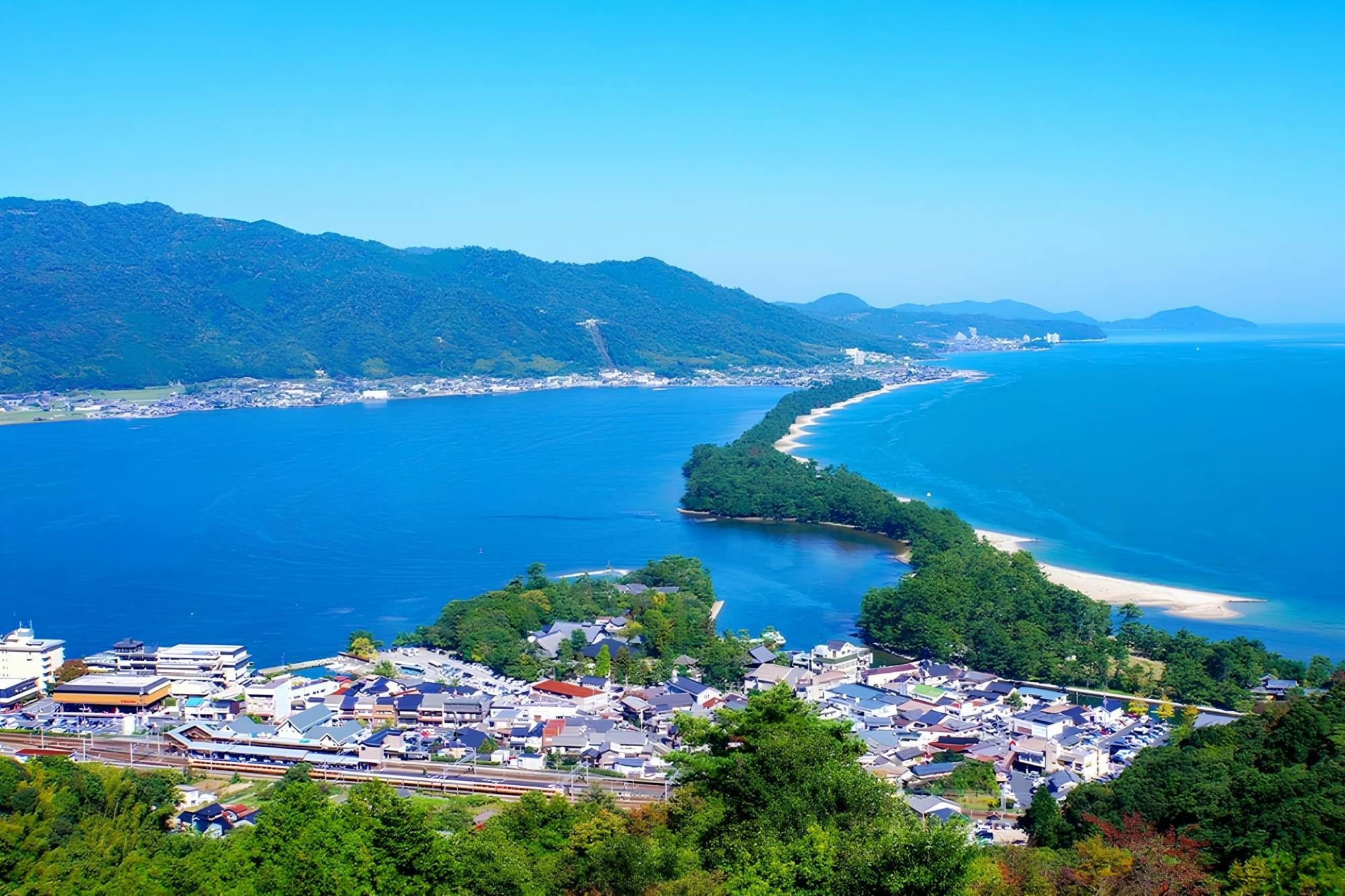 Excursão de um dia de Osaka a Iga, Amanohashidate e chalés de palha de Miyama