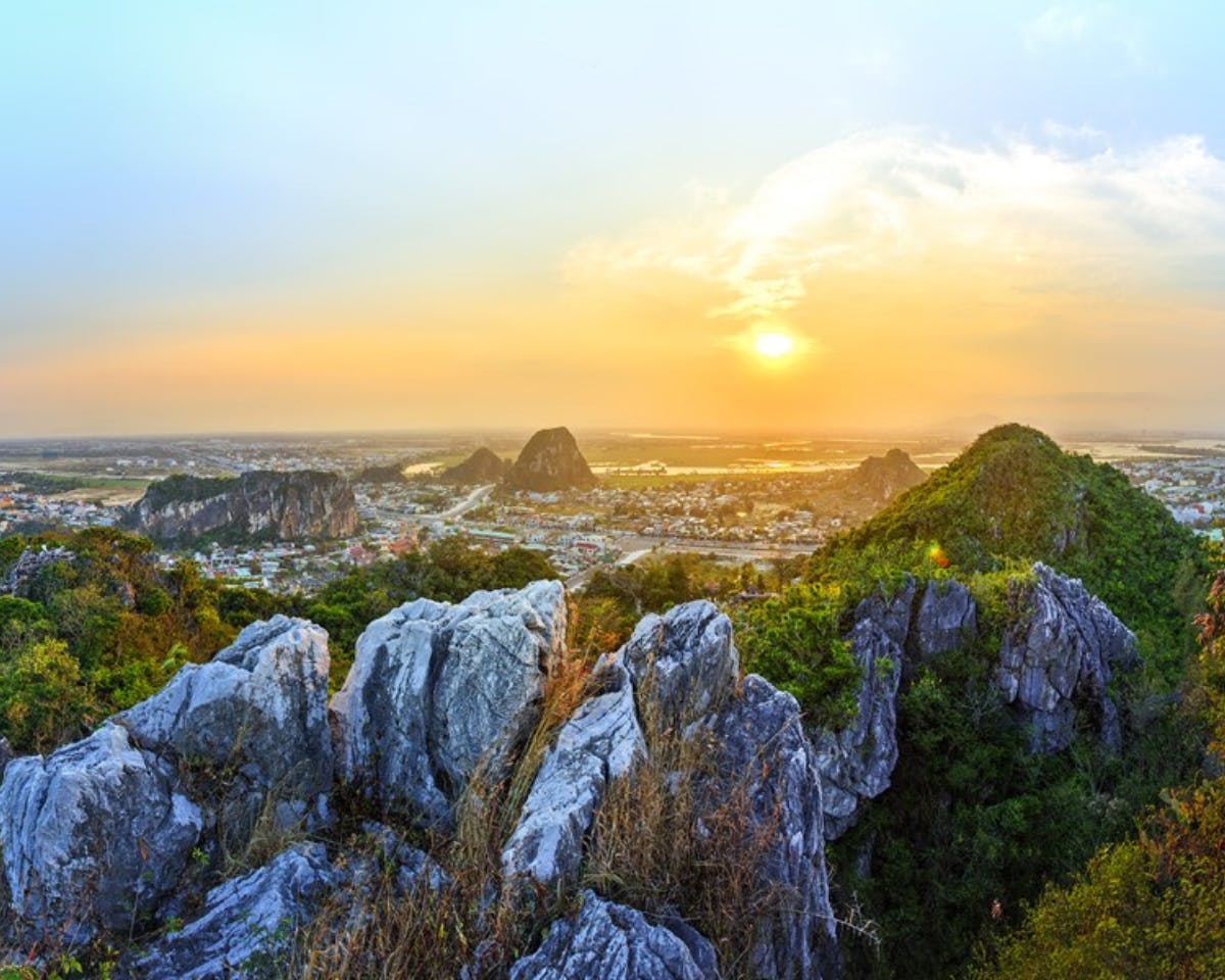 Trip naar de Marmeren Bergen, Am Phu-grot en Monkey Mountain
