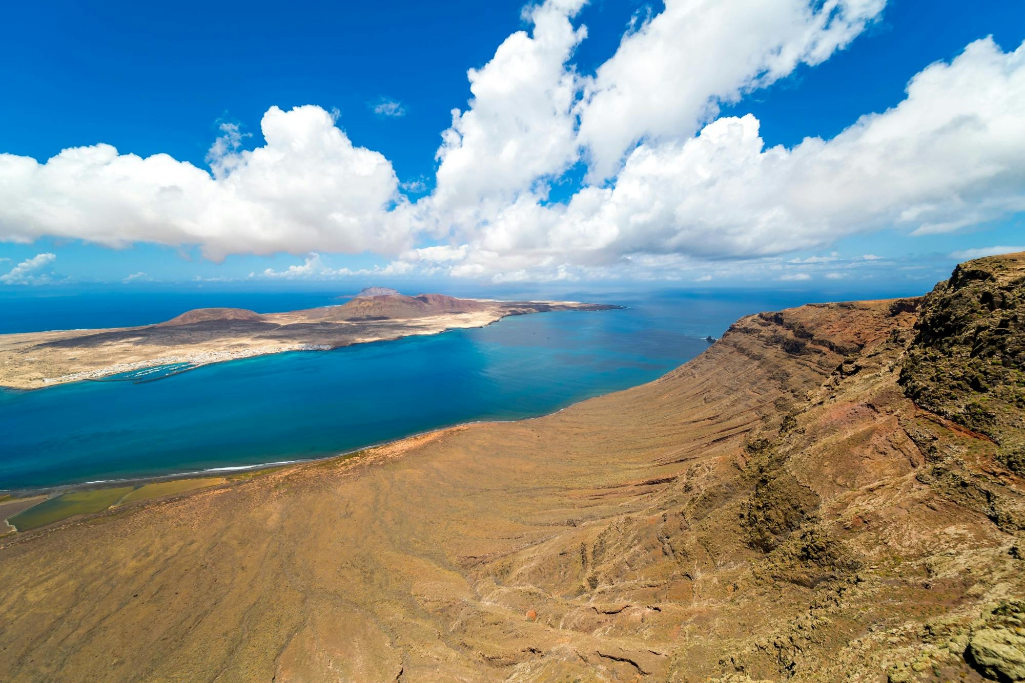 Full-day Northern Lanzarote art and sightseeing tour