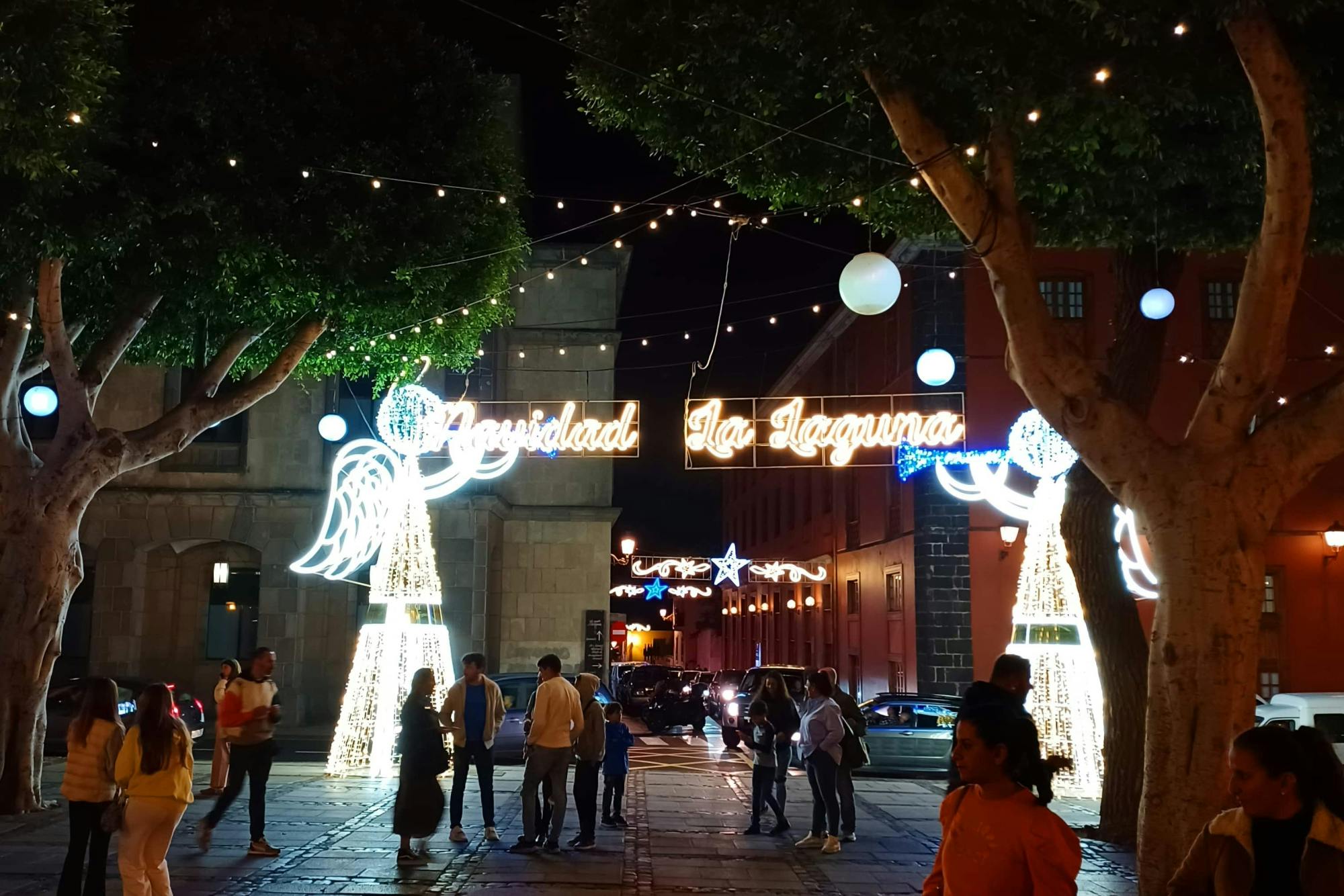 Transfer to La Laguna for Christmas Shopping & Lights