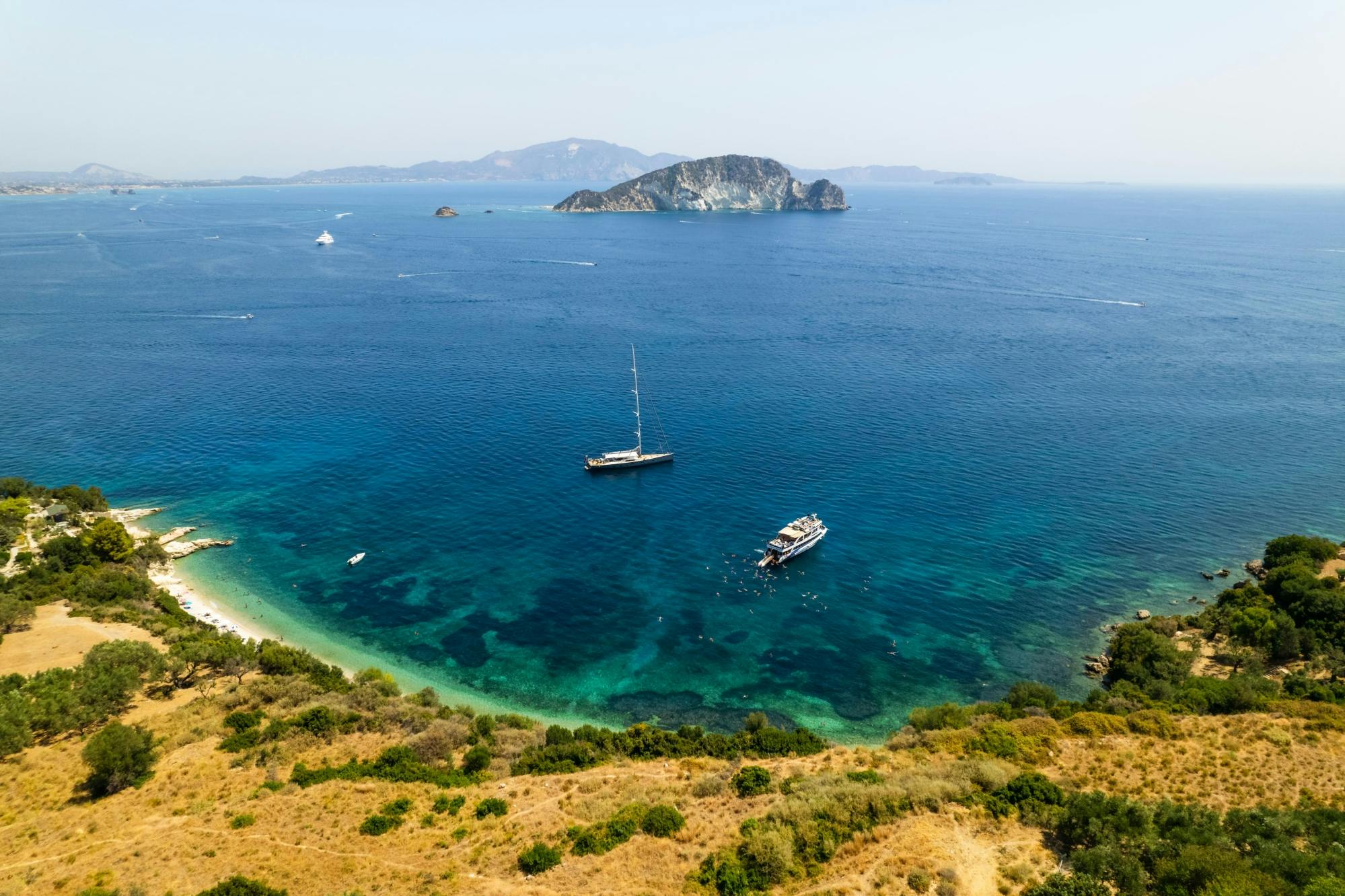 Croisière familiale en bateau sur l'île aux tortues à Zante