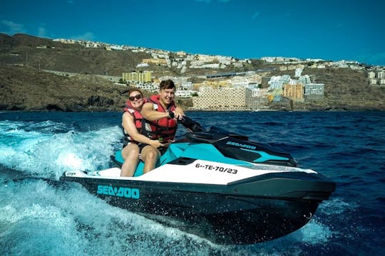 Jetski fahren an der Westküste von Teneriffa