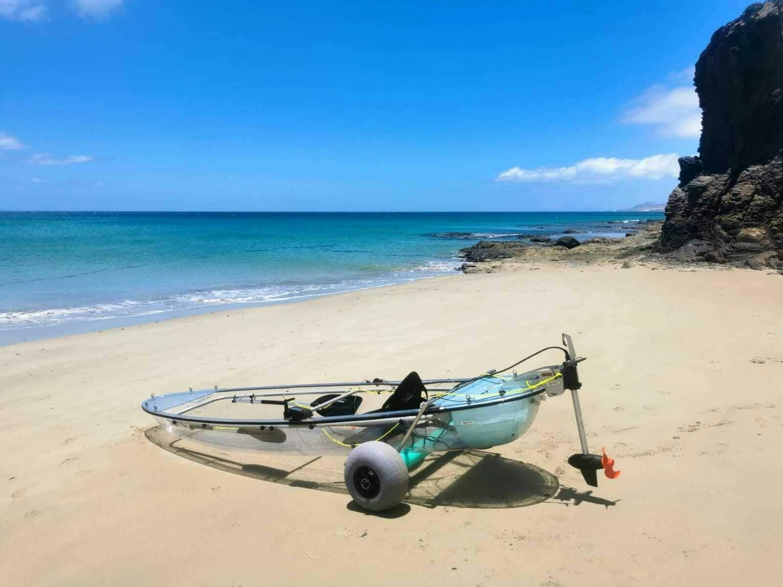 Transparent e-kayak guided tour in Fuerteventura