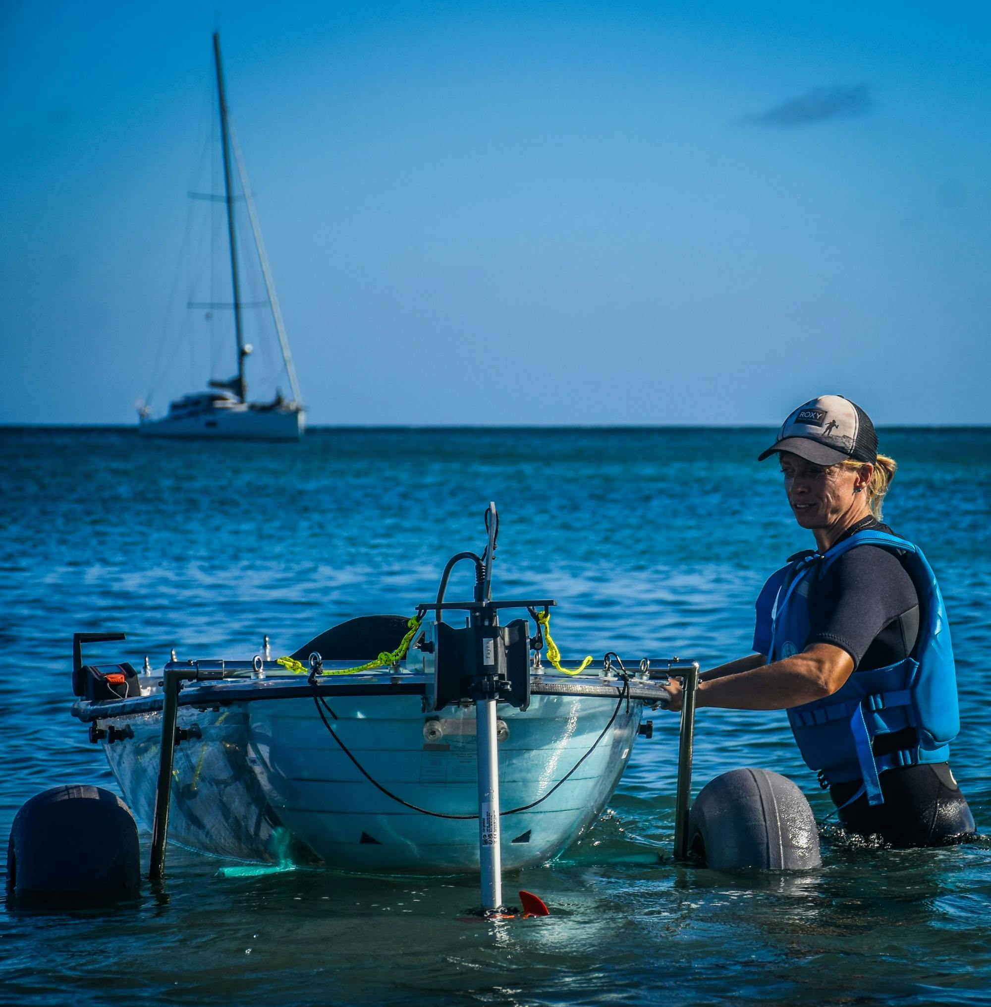 Transparent e-kayak guided tour in Fuerteventura