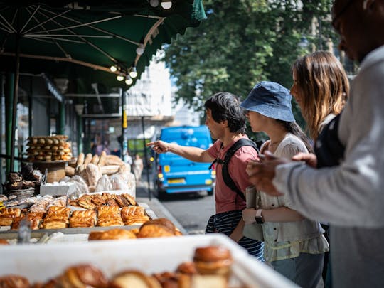 London Walking Tour With Food Tasting