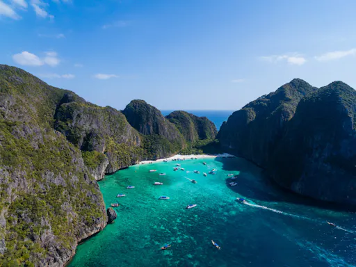 Phi Phi and Bamboo Island speedboat tour