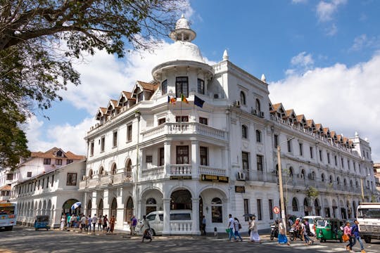 Kandy Tagestour von der Ostküste aus