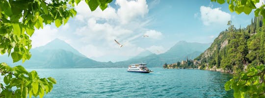 Crucero en barco para grupos pequeños por el lago de Como, Bellagio y Varenna desde Milán