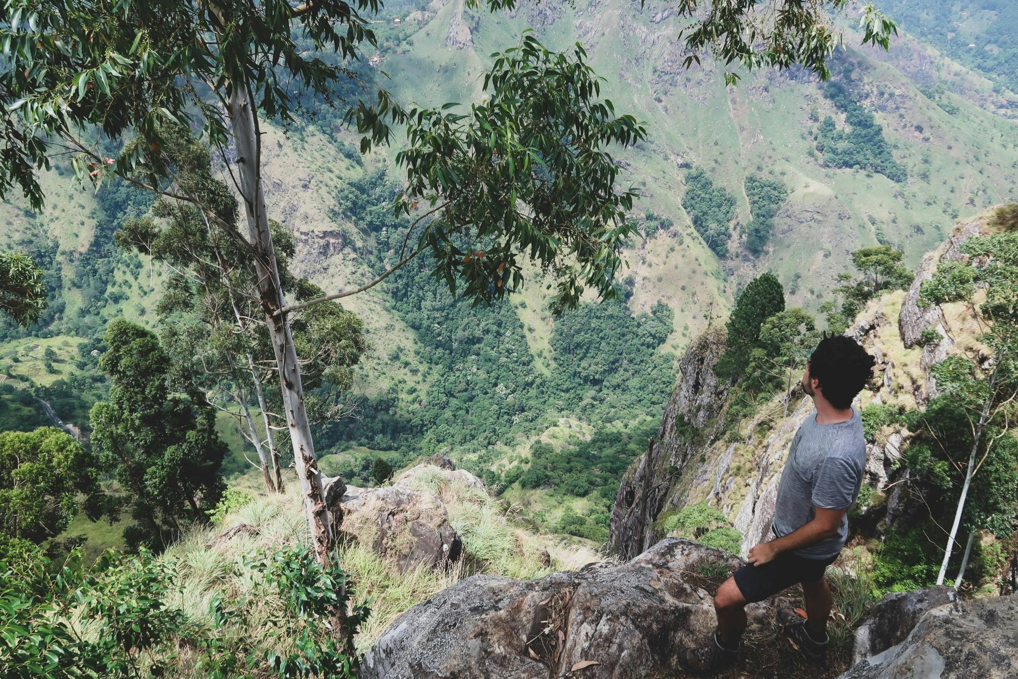 Full-day guided countryside hike with lunch in Sri Lanka