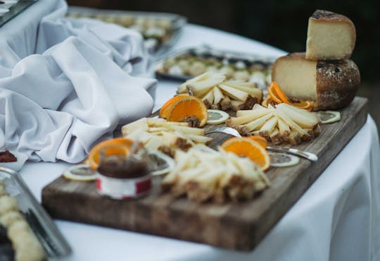 Visita guiada para grupos pequeños para degustar la gastronomía y el vino de Siena