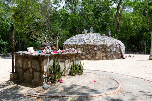 Guided Tour of Tulum and Visit to a Modern Maya Community