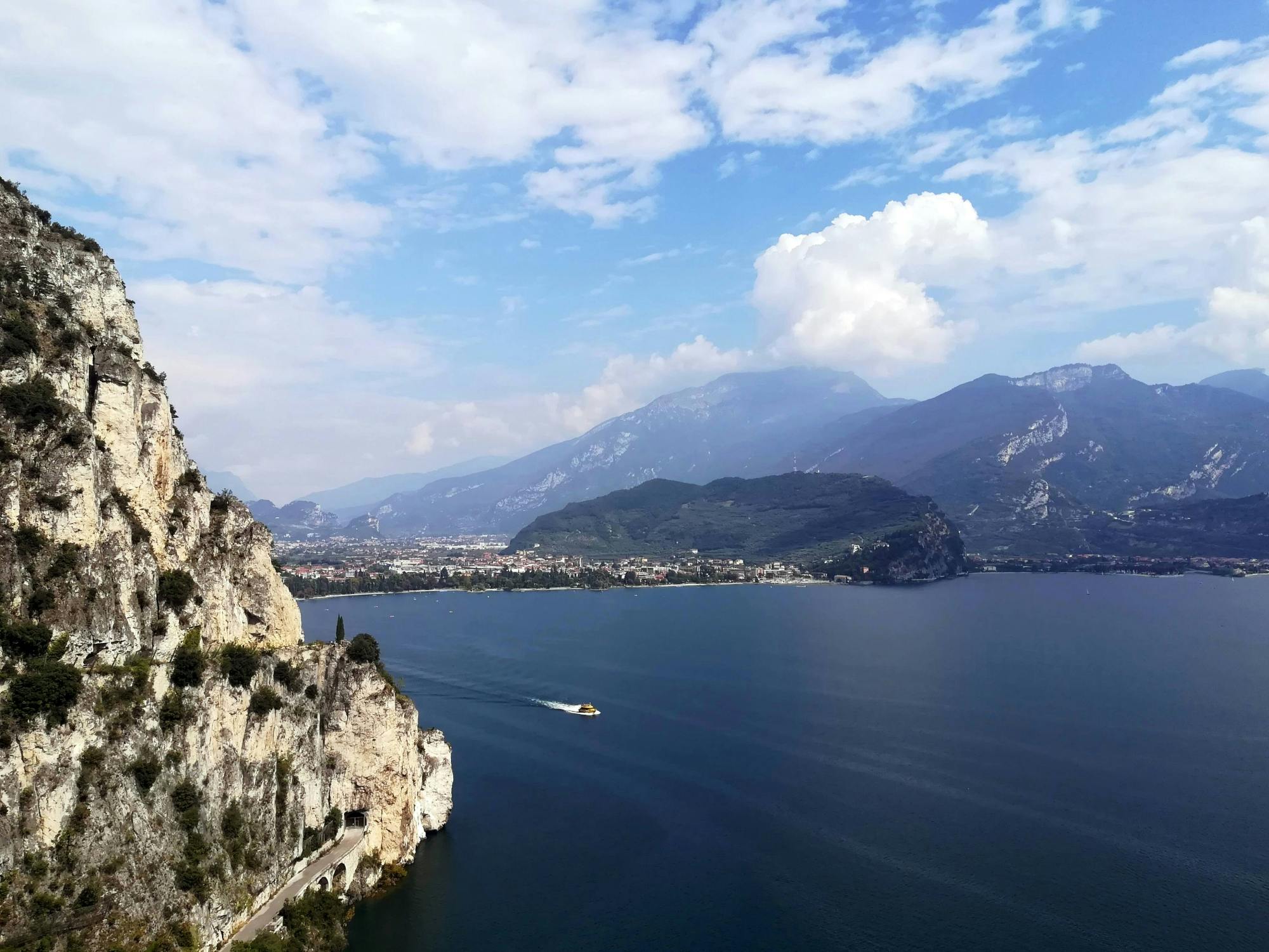 The original Lake Garda tour with boat trip from western-shore hotels