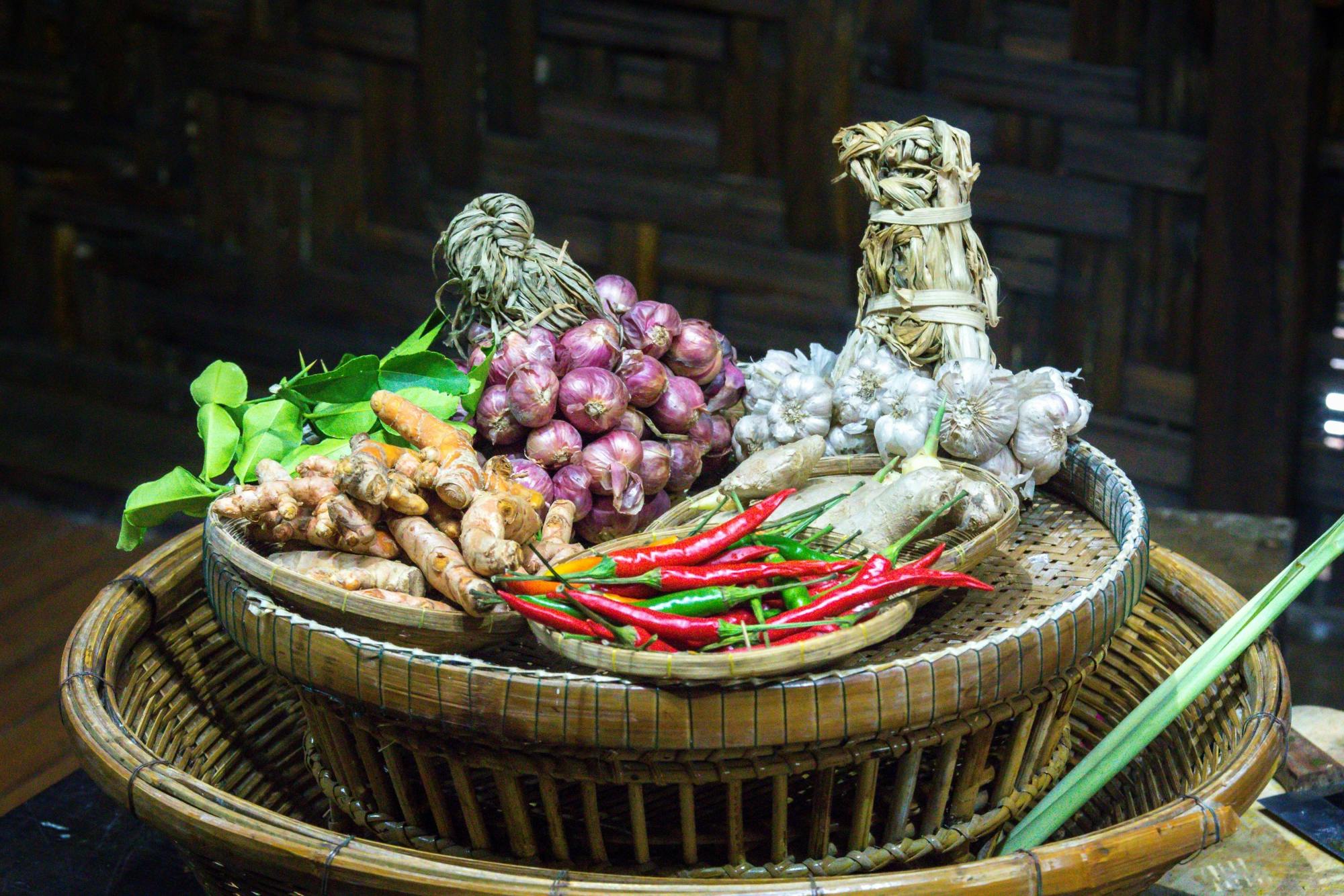 Phuket temple, farm and town tour with a local guide and lunch