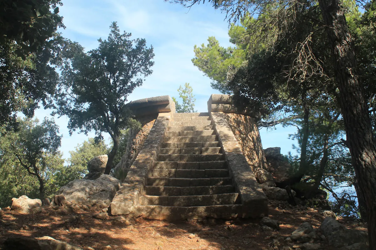 Guided hiking in Valldemossa through Ermites Velles and s'Escolta with Eco Island adventure