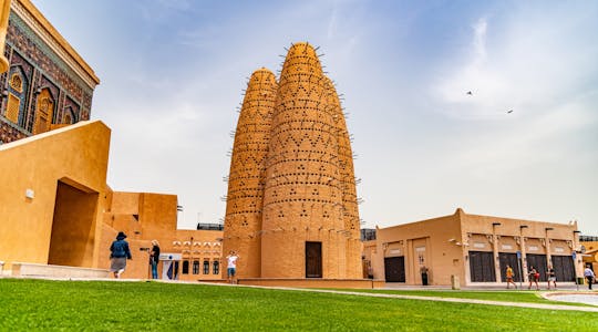 Doha Delights Stadstour met Woestijnsafari en Bezoek aan de Binnenzee