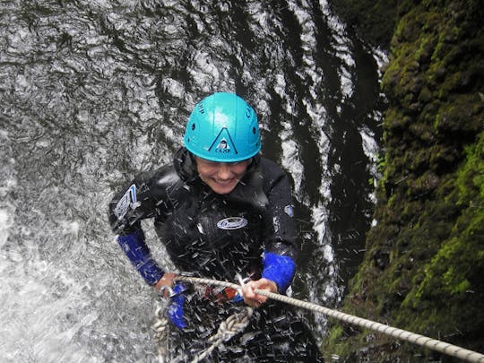 Passeio de dia inteiro Canyoning em Salto do Cabrito