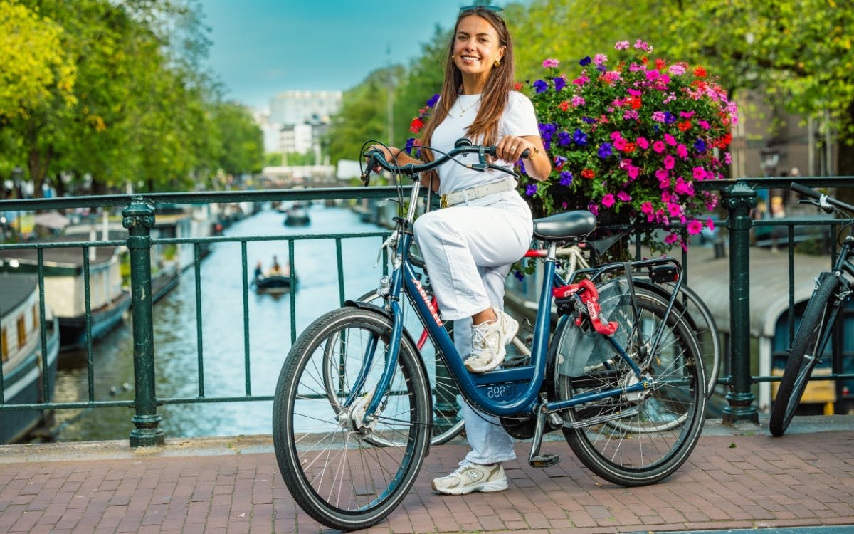 Alquiler de bicicleta urbana de 1 día en Ámsterdam