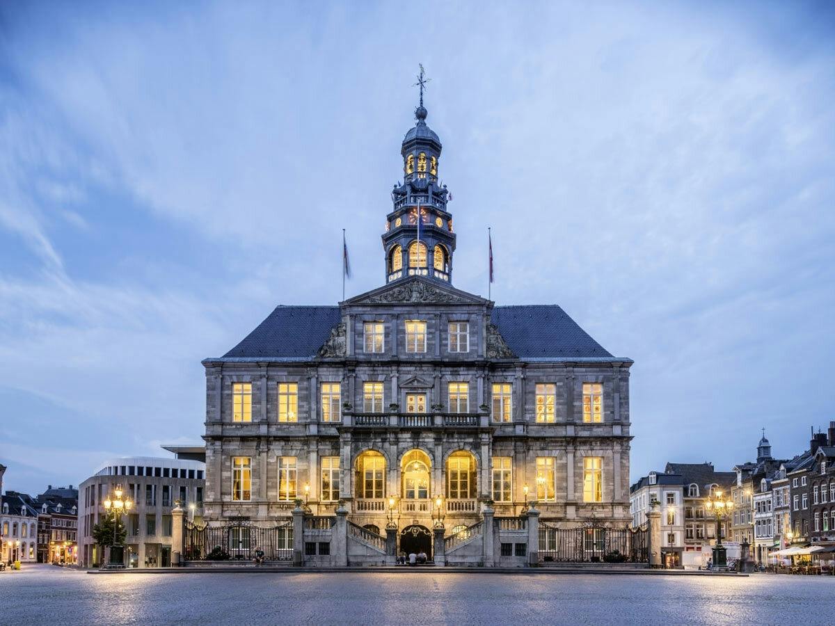 Aplicación de audioguía autoguiada por Maastricht con un recorrido histórico de 4,6 km