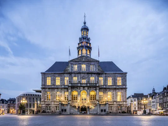 Maastricht self-guided audio tour app with 4.6km historic walk