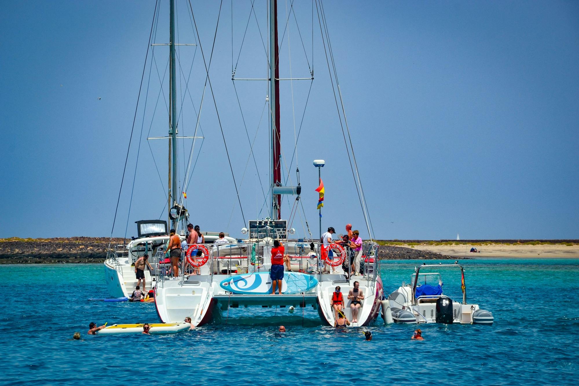 Freebird Catamaran to Lobos Island