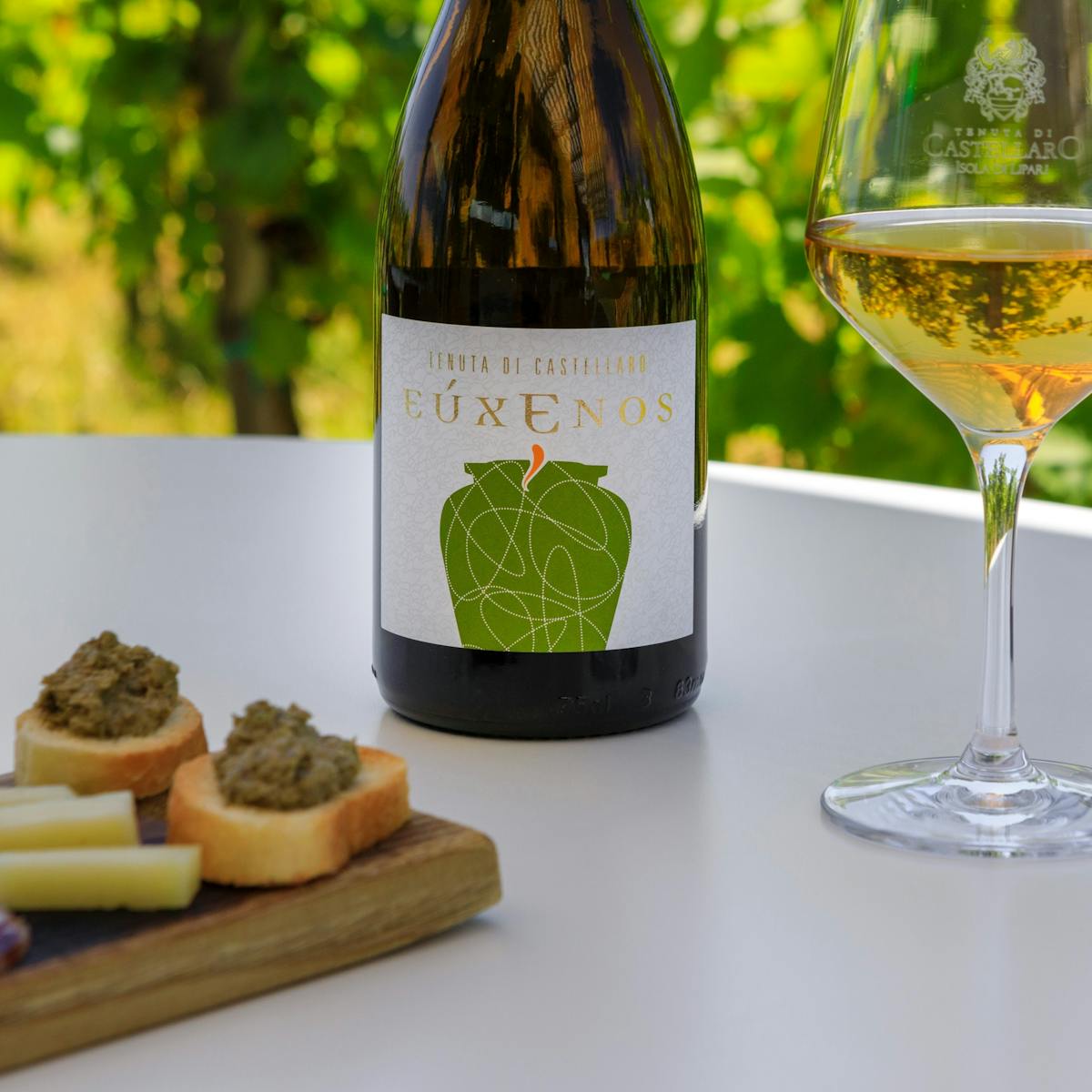 Degustazione di vini indigeni sull'isola di Lipari