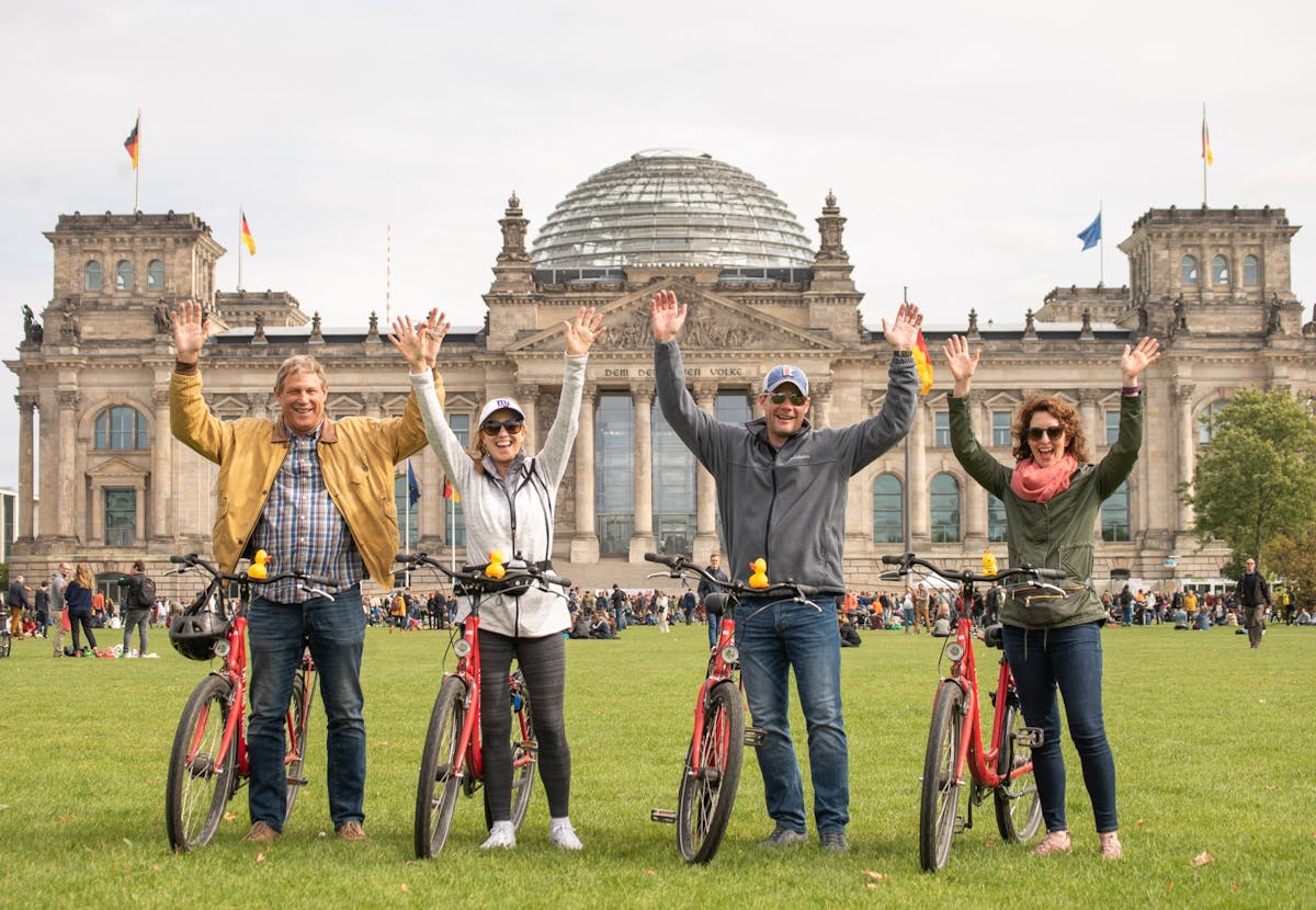 Fietstour met gids door de bezienswaardigheden vanaf Berlijn