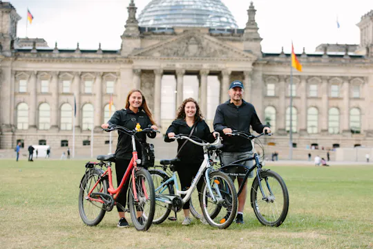 Recorrido histórico en e-bike por Berlín con parada en una cervecería al aire libre