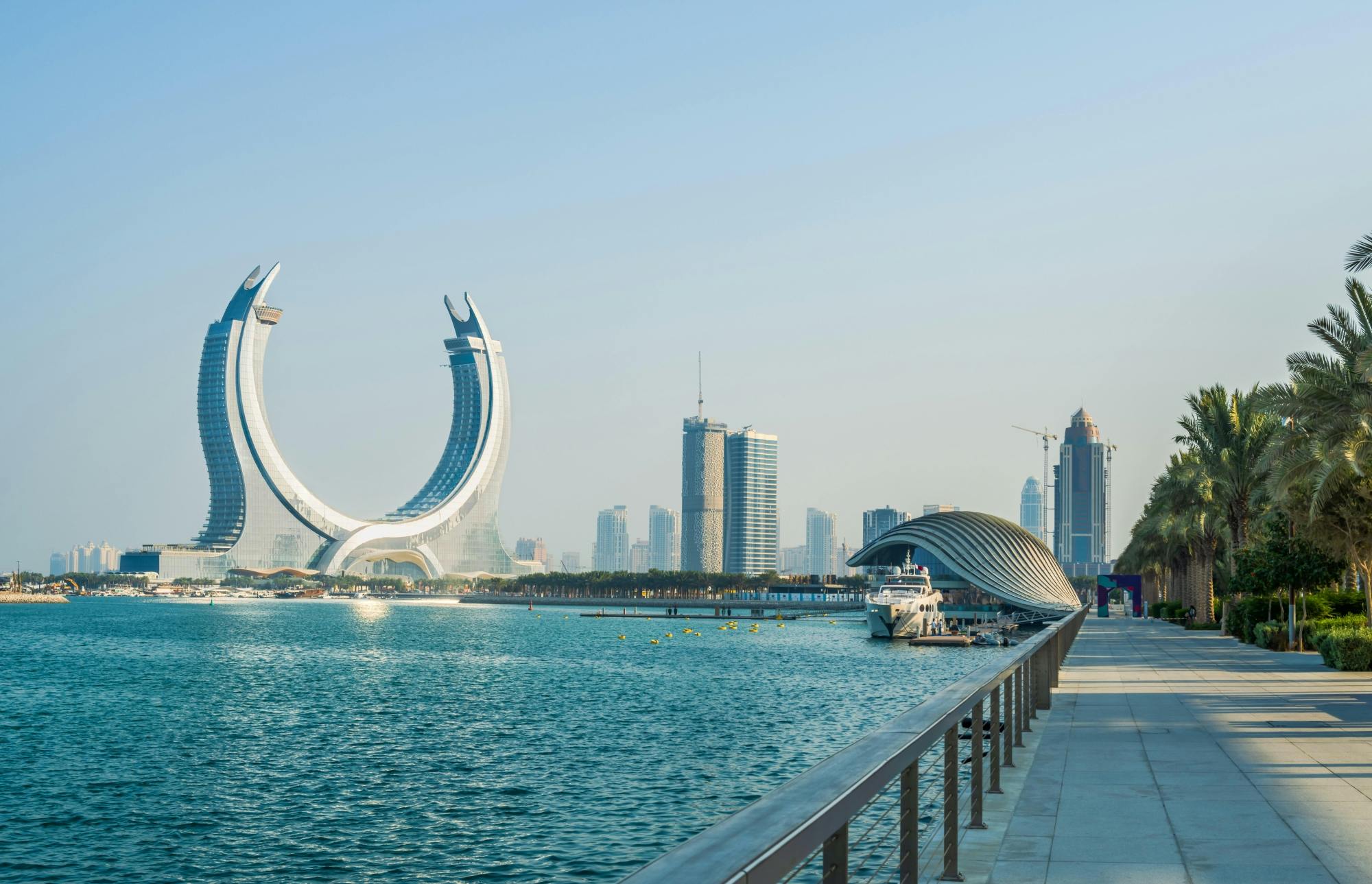 Gemeinsame Ankunft und Transfer vom Flughafen oder Hafen nach Lusail