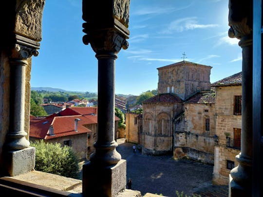 Visita guiada de día completo a los pueblos de la costa occidental de Cantabria