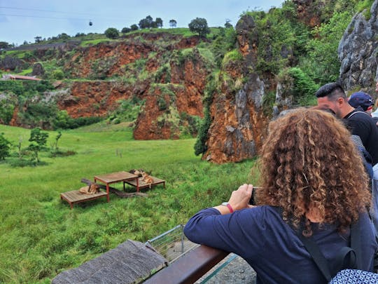 Entradas y visita guiada al Parque de la Naturaleza de Cabárceno desde Santander