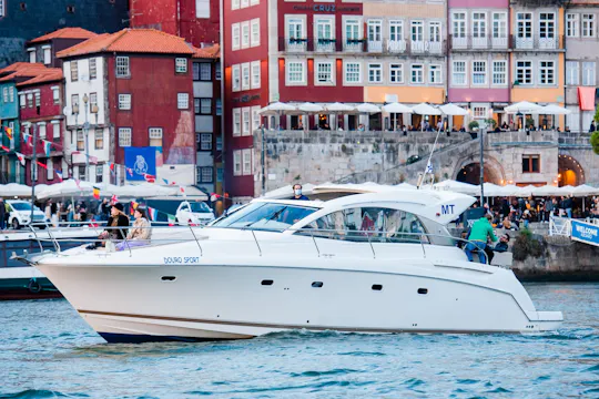 Noleggio di yacht privati sul fiume Douro da Porto