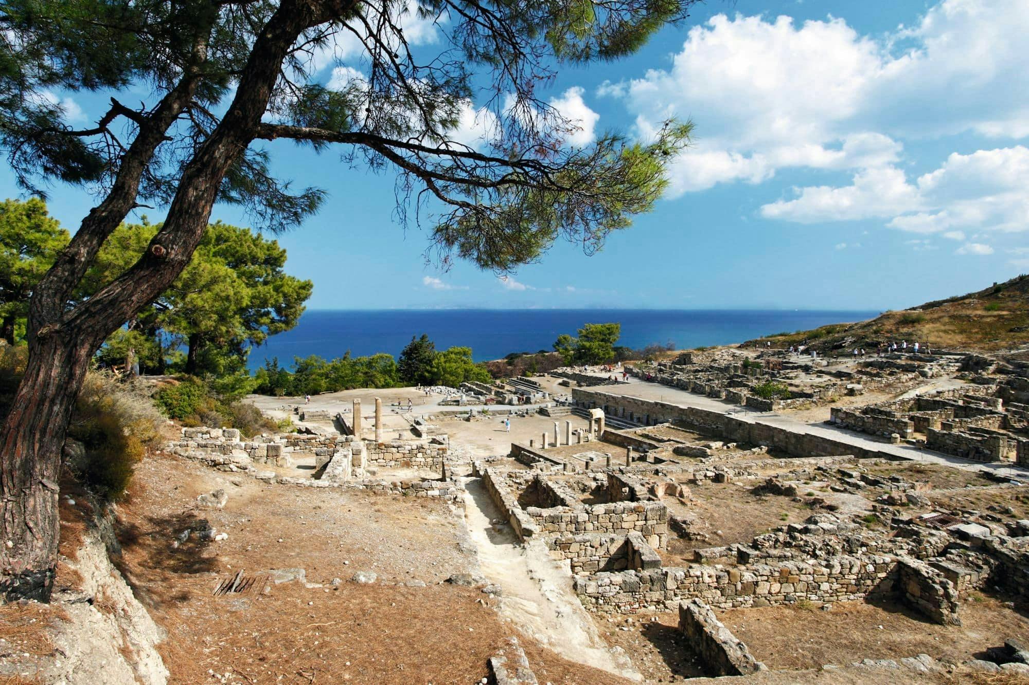 Guided island tour of western Rhodes’ top attractions