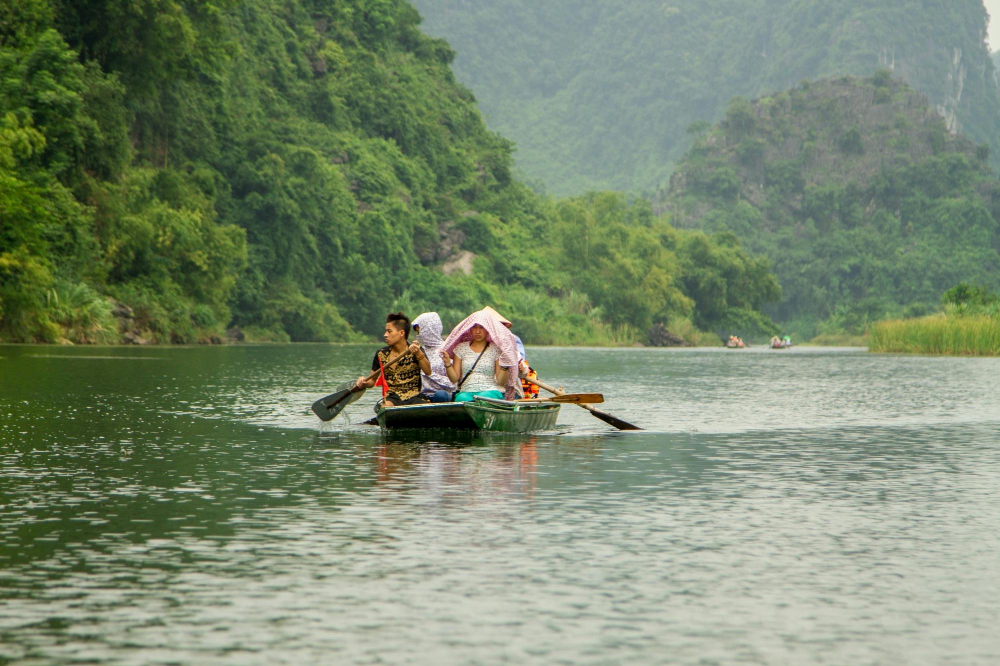 Hoa Lu y Trang Un tour de día completo desde Hanoi