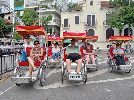 Visite guidée d'une demi-journée de la ville patrimoniale de Ha Noi avec balade à vélo d'une heure