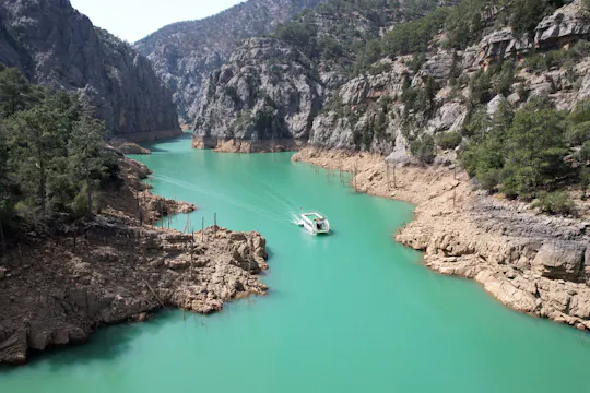 Crucero en barco por el Cañón Verde con visita al mercado de Manavgat