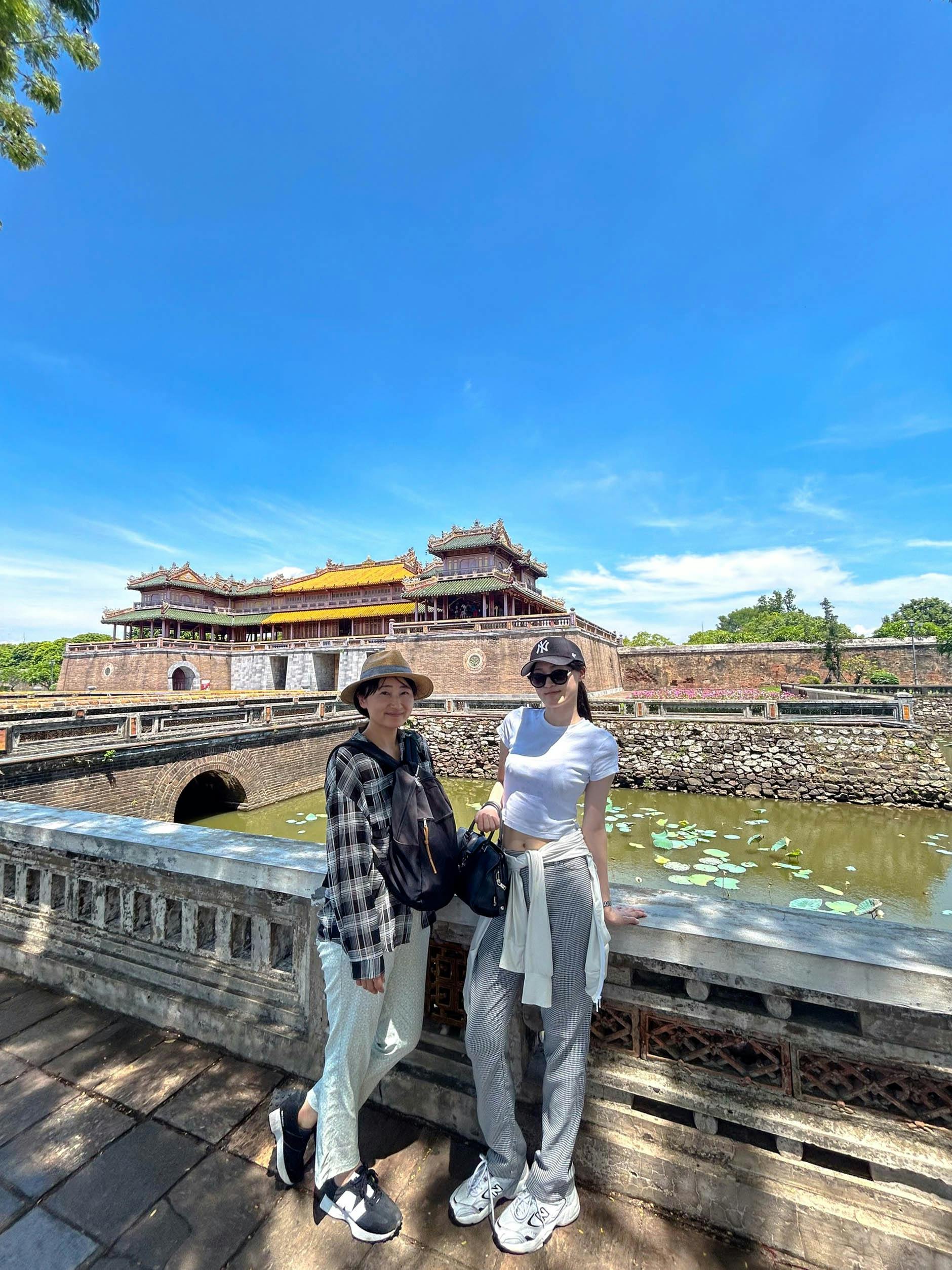 Half-day tour - Hue imperial city and a boat trip on the Perfume River