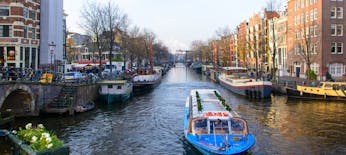 Cruzeiro pelos canais da cidade de Amsterdã