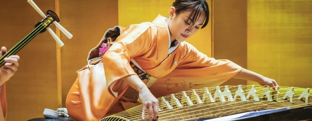 Musica tradizionale giapponese allo spettacolo Zakuro di Tokyo