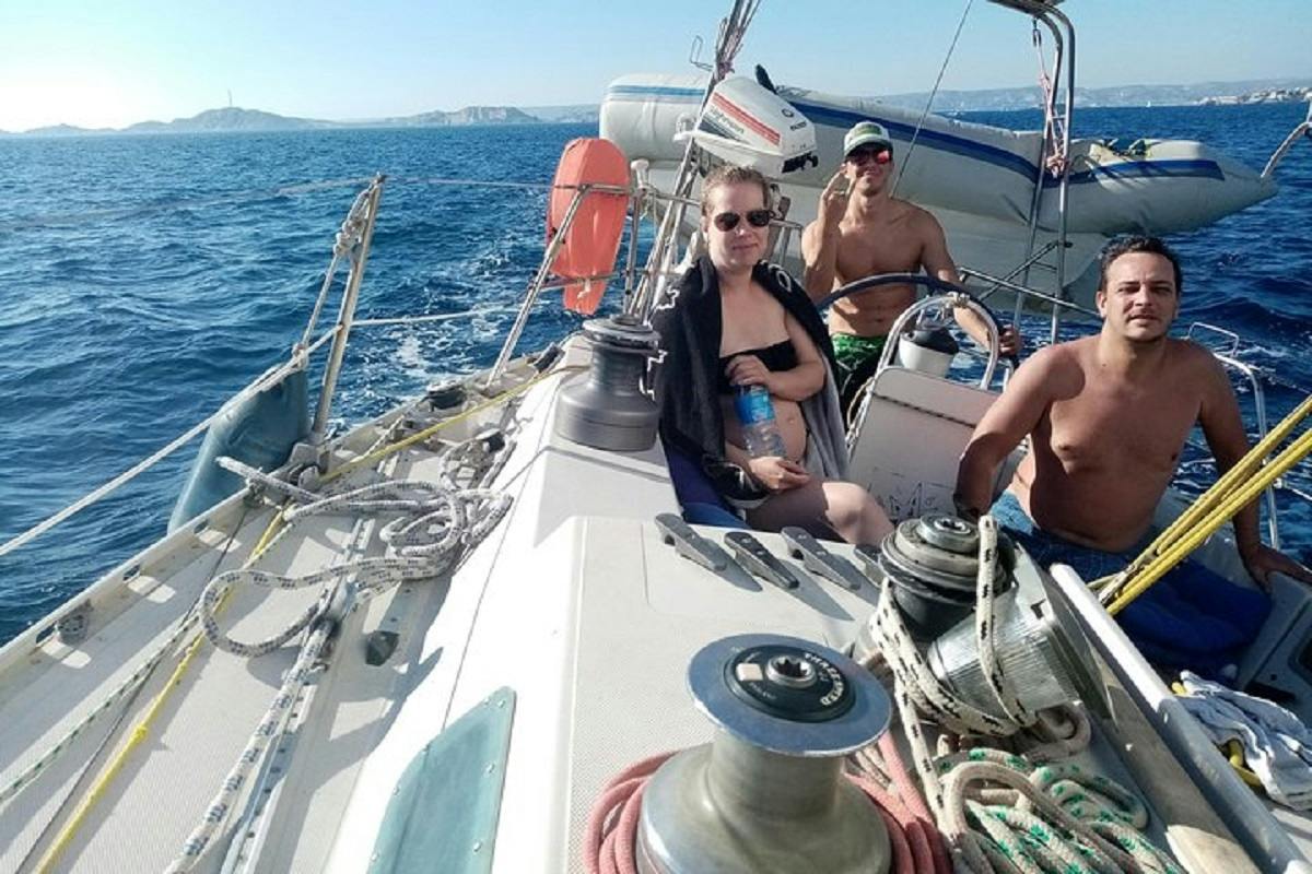 Zeiltocht langs de kustlijn van Marseille en de verborgen baaien