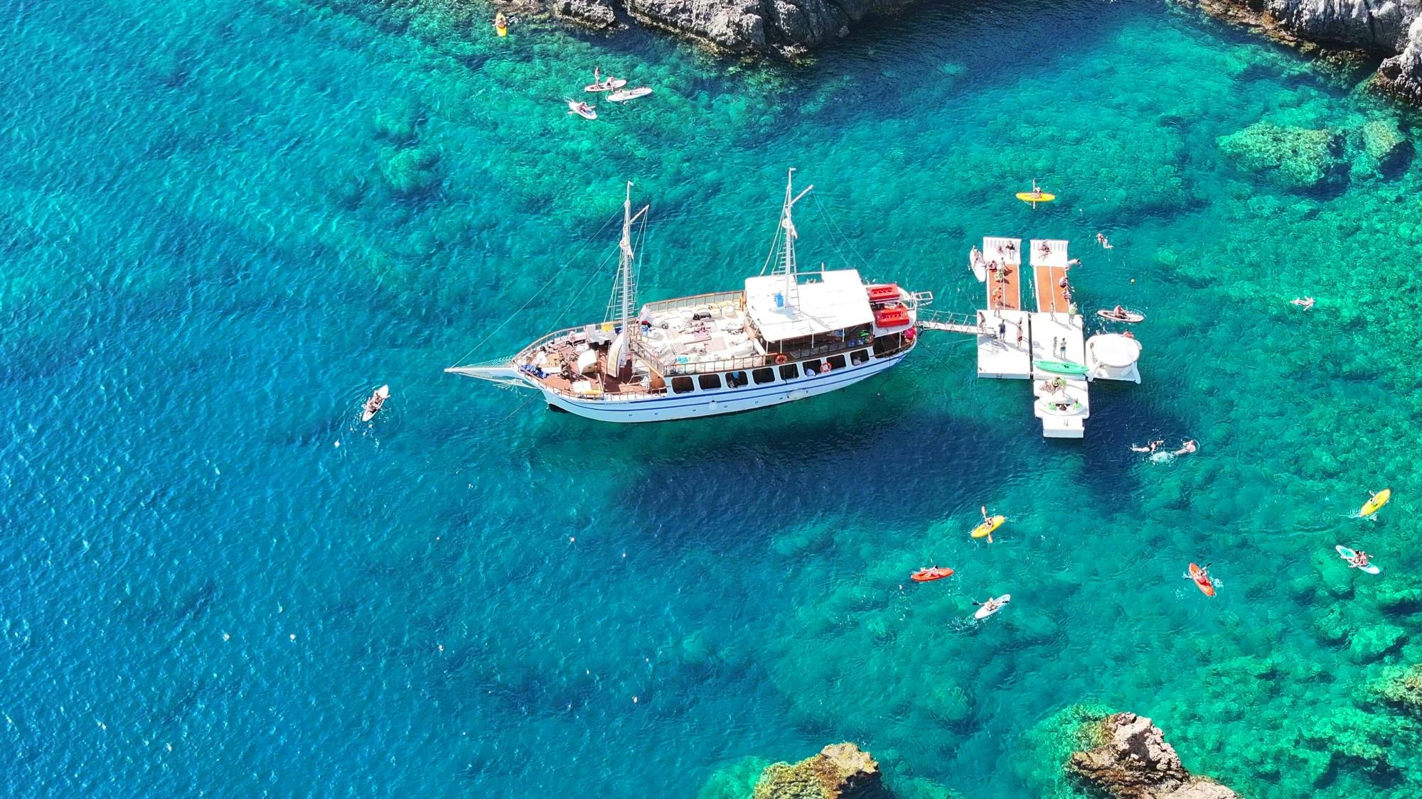 Passeio de barco em Rodes com Fun Island e almoço