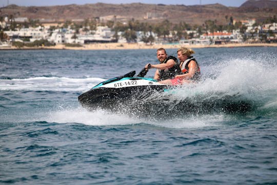 Excursión guiada en moto de agua en grupo reducido en Fuerteventura