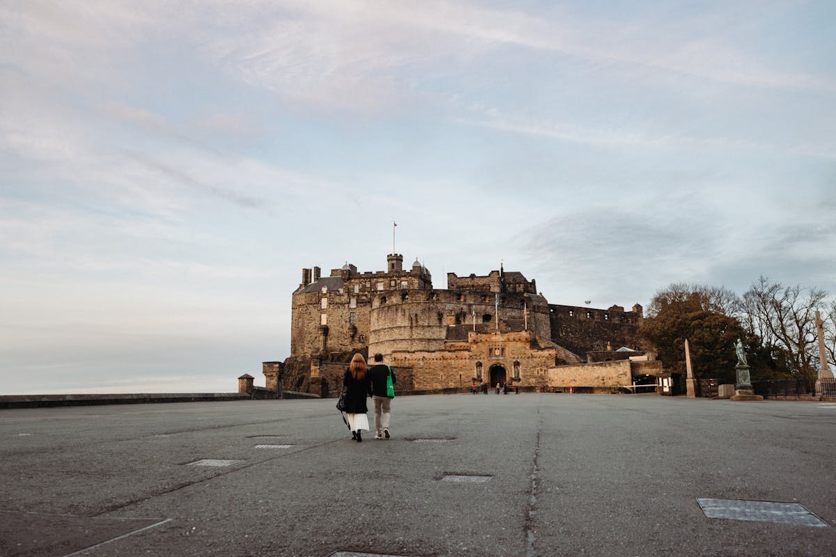 Edinburgh Castle guided tour with early VIP access