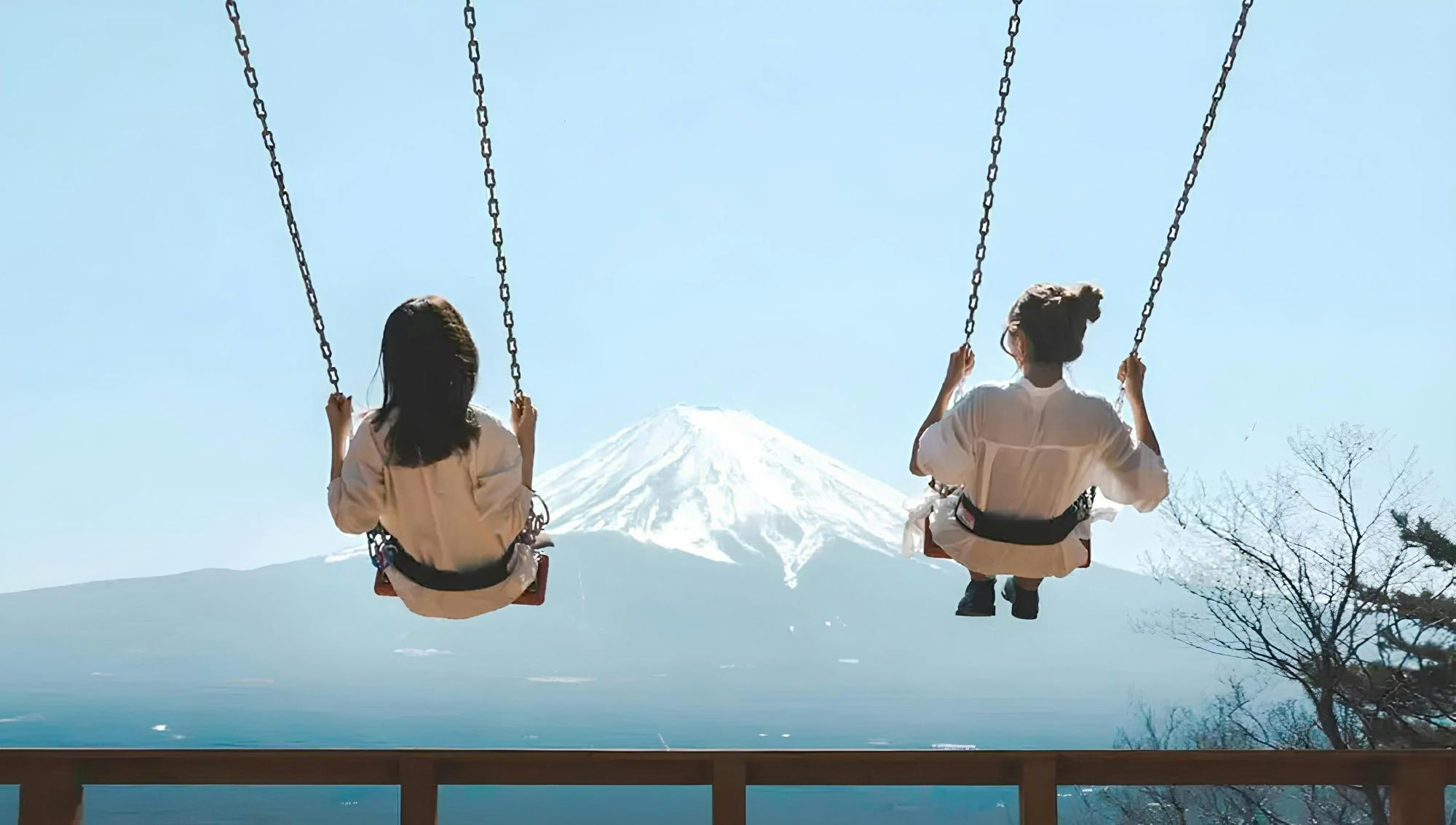 Day Trip from Tokyo to Lake Kawaguchi with Mount Fuji Scenic Cable Car