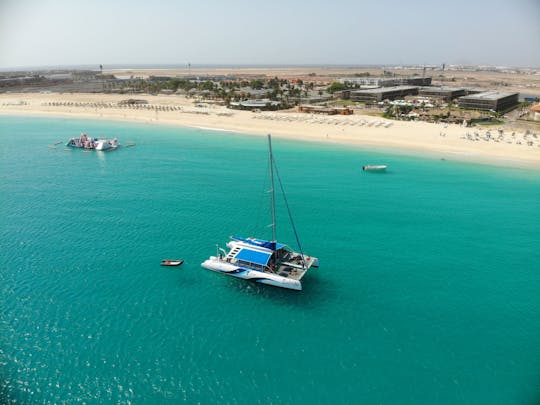 Crociera in catamarano all-inclusive per soli adulti sull'isola di Sal