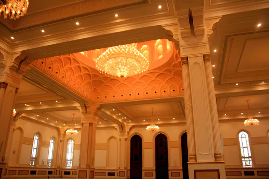 City Tour em Salalah em polonês com visita à mesquita e ao mercado