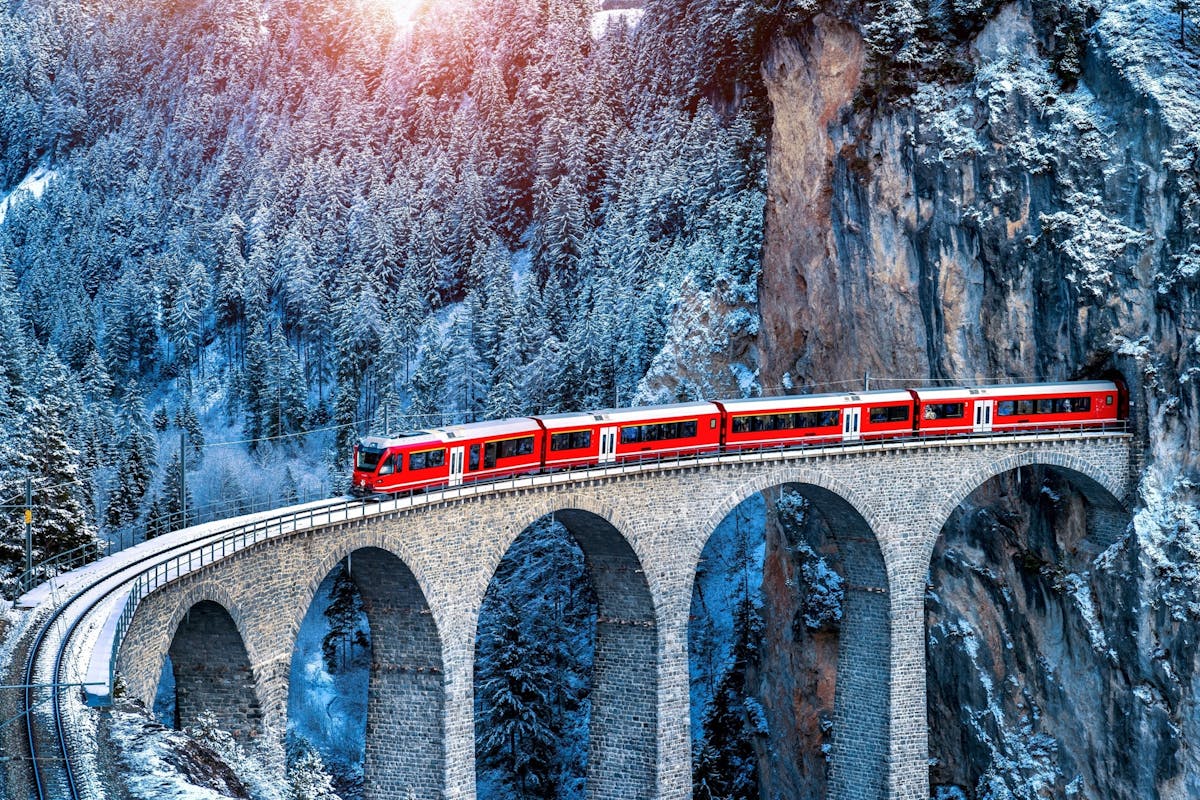 St. Moritz en de Zwitserse Alpen vanaf Milaan met de Bernina Red-trein