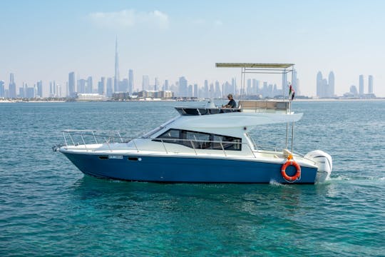 Rent a 40-foot boat and experience Dubai with luxury